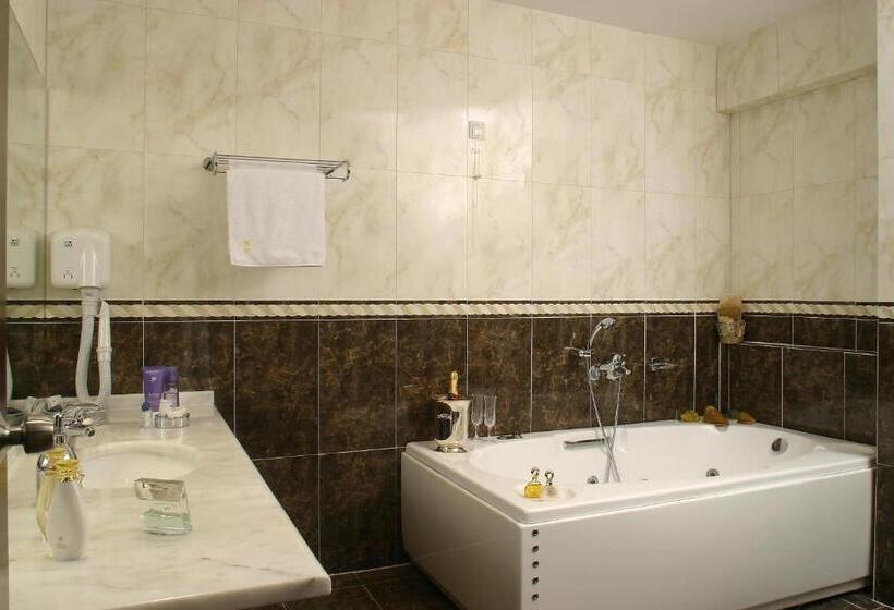 سوئیت با وان آب گرم, Blue Sea Hotel Alimos