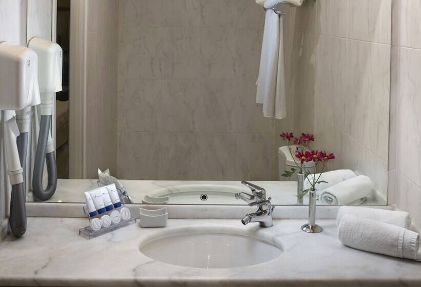 اتاق خانوادگی, Blue Sea Hotel Alimos