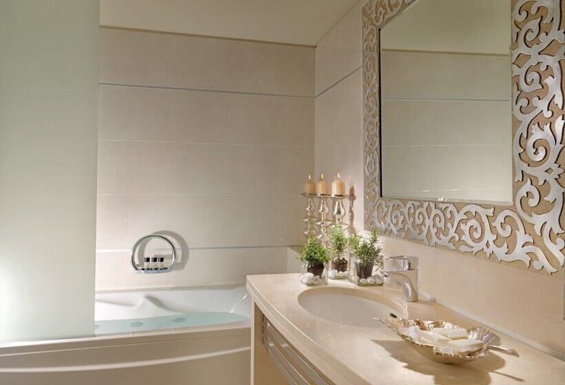 اتاق سوپریور, Divani Escape