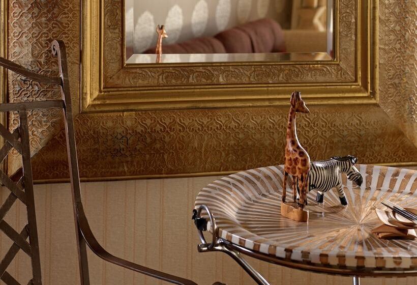 اتاق سوپریور, Divani Escape