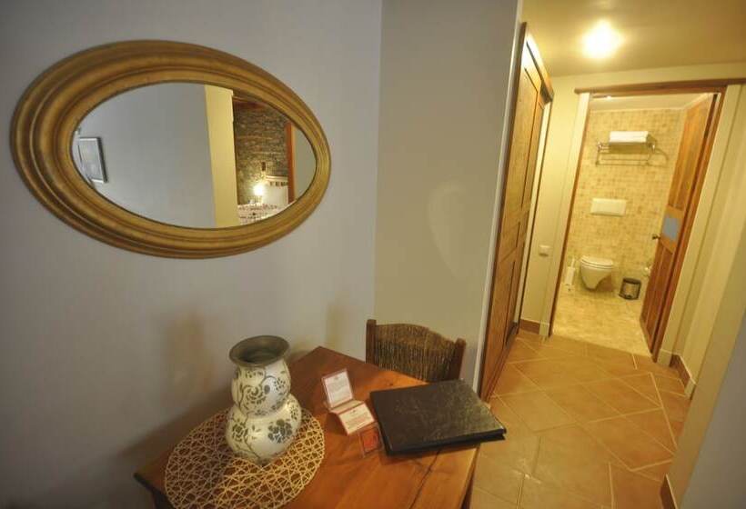 سوییت با چشم‌انداز باغ, El Vino Hotel & Suites