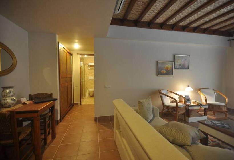سوییت با چشم‌انداز باغ, El Vino Hotel & Suites