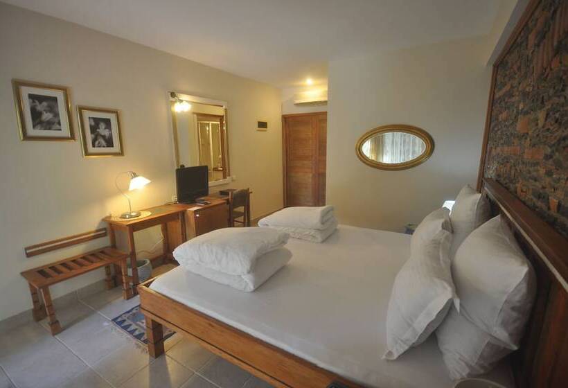 اتاق استاندارد با چشم‌انداز دریا, El Vino Hotel & Suites