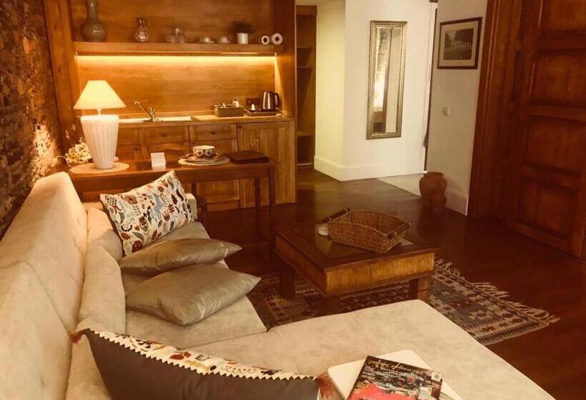 Deluxe Suite Sea View, El Vino Hotel & Suites
