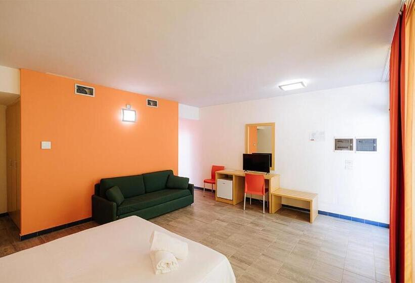 اتاق راحتی سه تخته, Nicolaus Club Magna Grecia