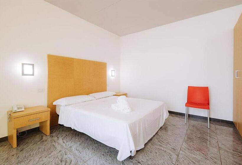 اتاق راحتی سه تخته, Nicolaus Club Magna Grecia