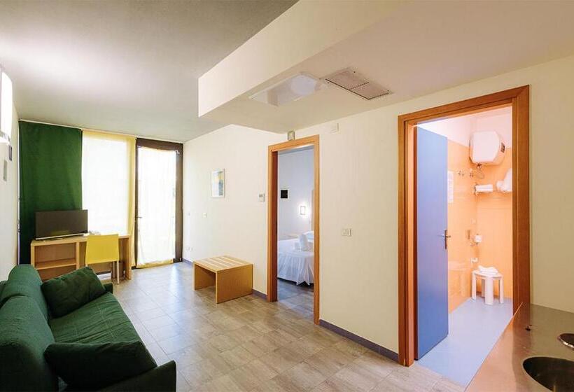 اتاق سوپریور خانوادگی, Nicolaus Club Magna Grecia