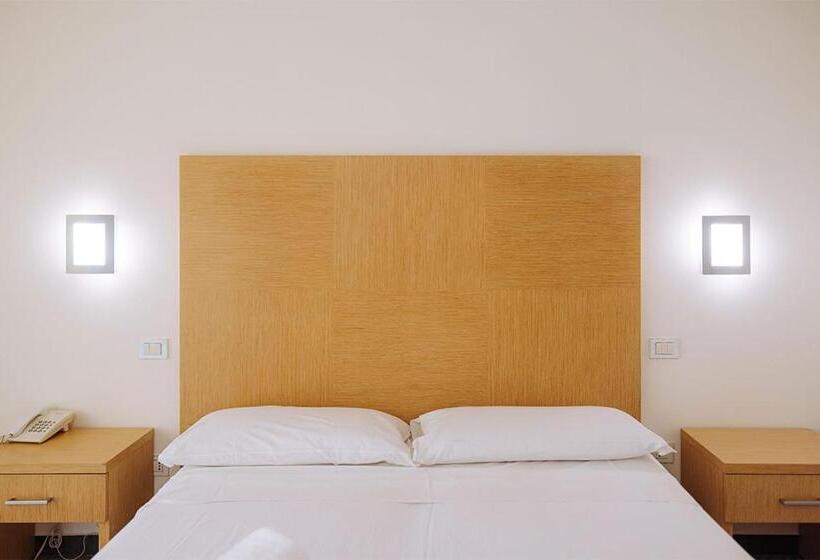 اتاق استاندارد, Nicolaus Club Magna Grecia