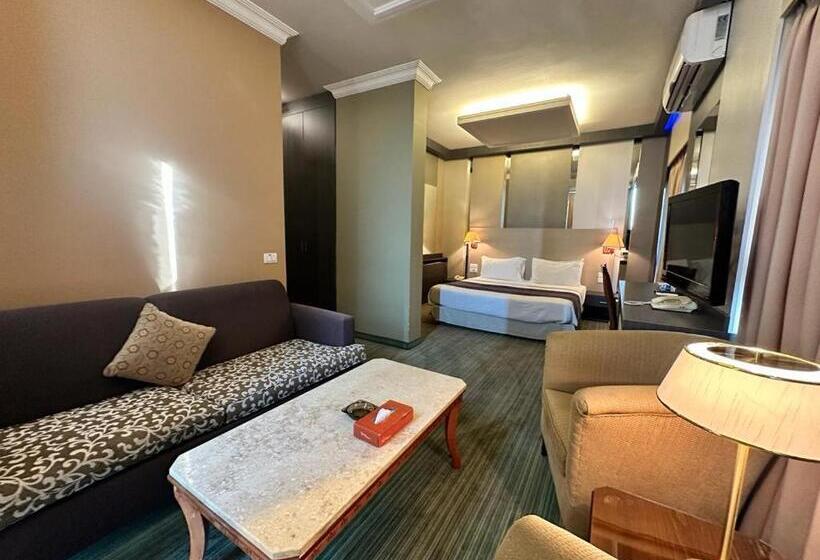 Suite Junior, Padova