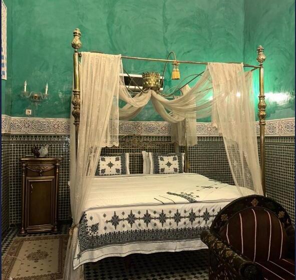 سوئیت رویال, Palais Al Firdaous
