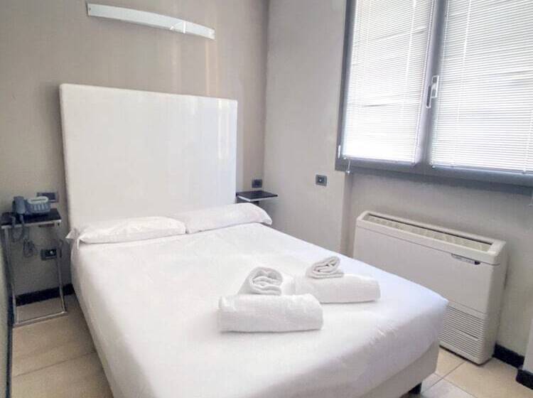 Standard Room, S Firenze Select Executive