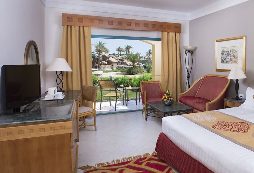 غرفة قياسية مطلّة علي حمام السباحة, The Bayview Taba Heights Resort