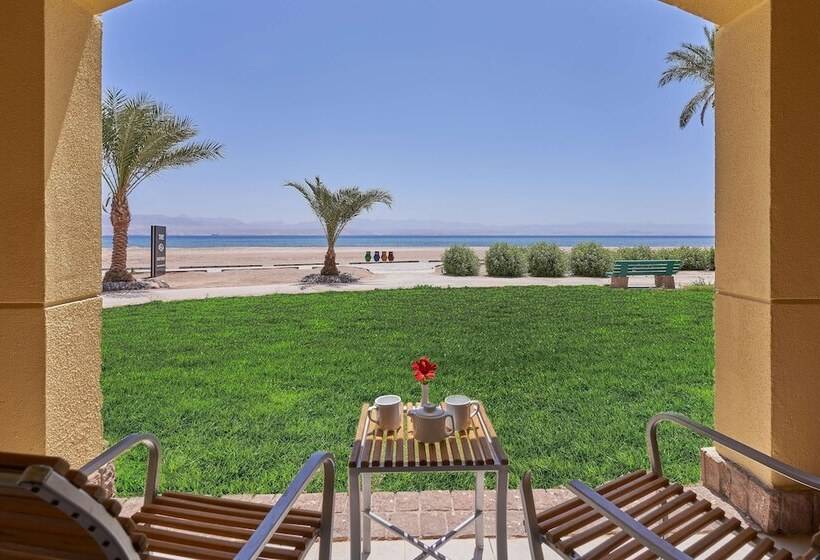 غرفة قياسية سرير كينج, The Bayview Taba Heights Resort