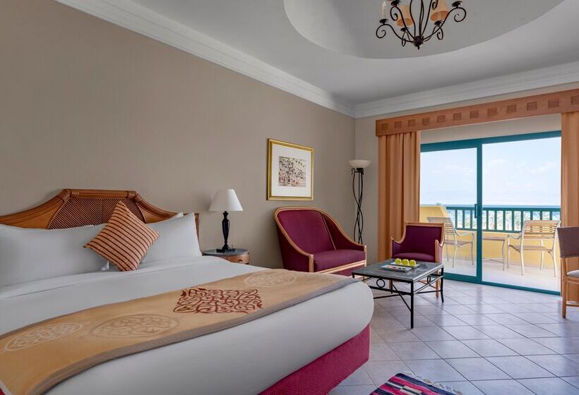 غرفة قياسية سرير كينج, The Bayview Taba Heights Resort