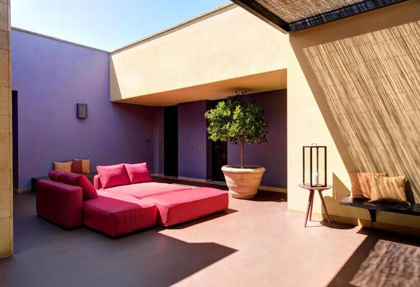 Полулюкс Одноместный с Террасой, Verdura Resort
