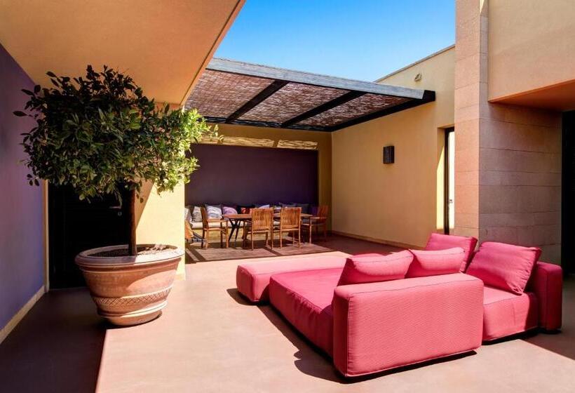 Полулюкс Одноместный с Террасой, Verdura Resort