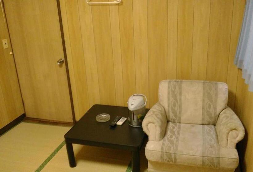 اتاق استاندارد با سرویس بهداشتی مشترک, Minshuku Takahashi Kashibuneten