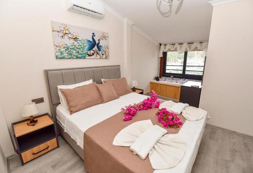 سوئیت با تخت بزرگ, Mykonut Boutique Suites