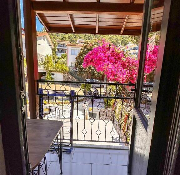 اتاق استاندارد سه نفره, Mykonut Boutique Suites