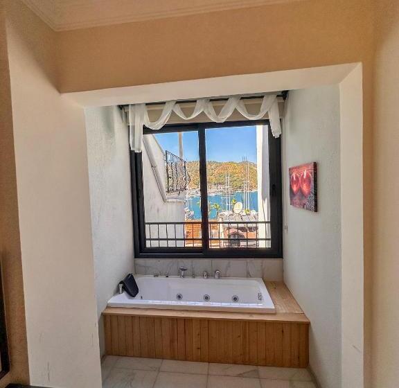سوییت با چشم‌انداز دریا, Mykonut Boutique Suites