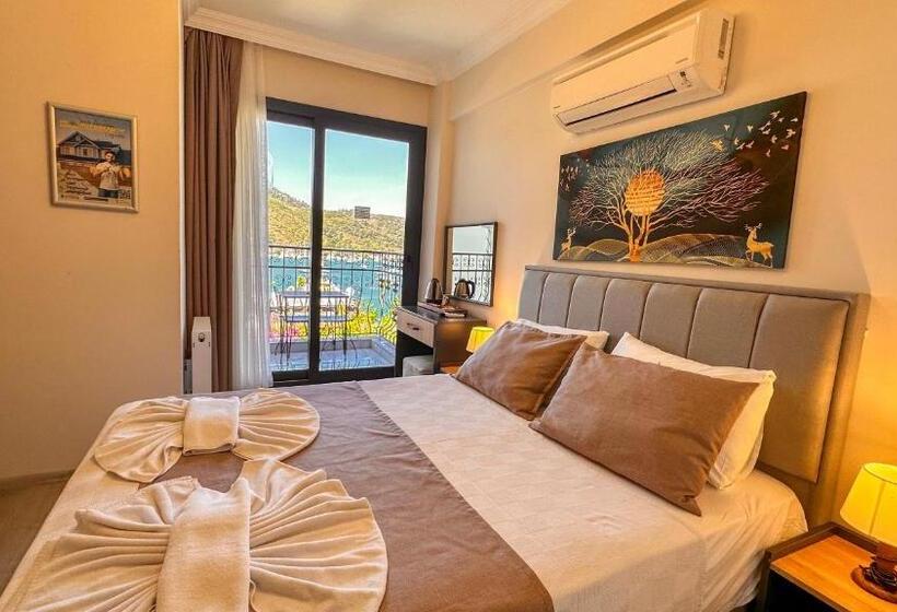 اتاق لوکس با بالکن و چشم‌انداز دریا, Mykonut Boutique Suites