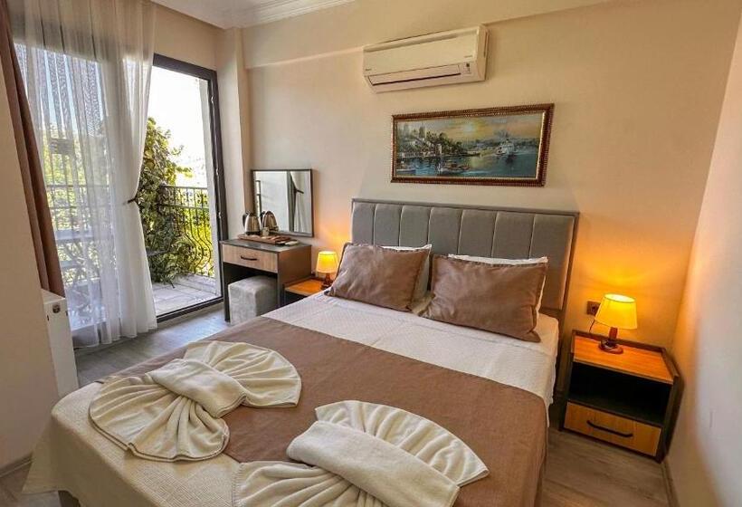 اتاق لوکس با بالکن و چشم‌انداز دریا, Mykonut Boutique Suites