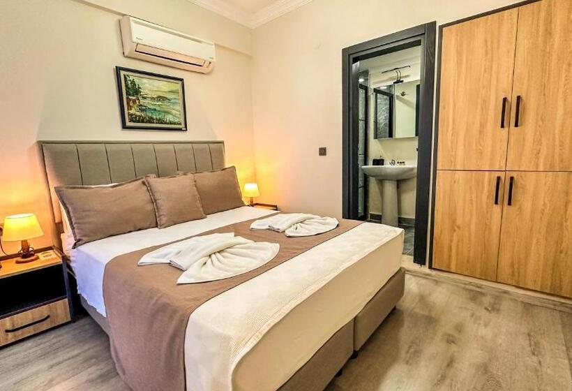 اتاق استاندارد با چشم‌انداز استخر, Mykonut Boutique Suites