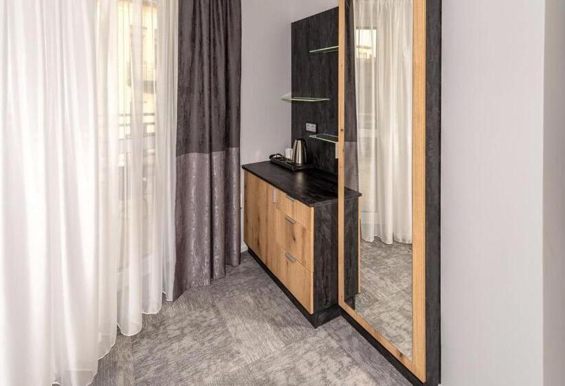 سوییت خانوادگی, Arany Apartman Miskolc