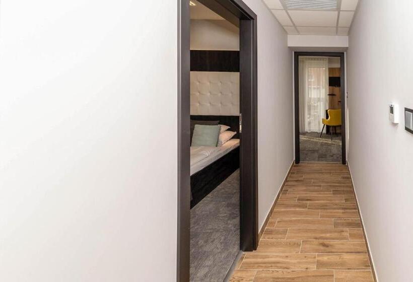 سوییت خانوادگی, Arany Apartman Miskolc