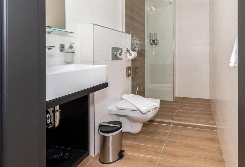 سوییت خانوادگی, Arany Apartman Miskolc