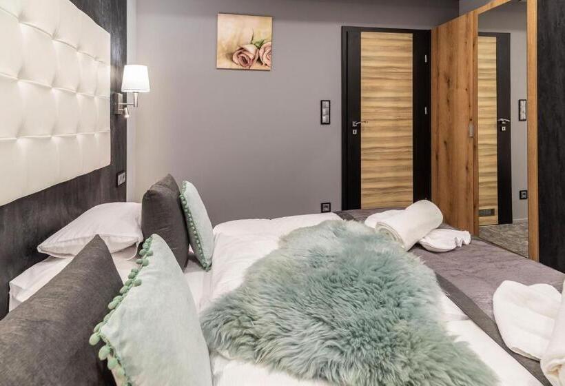 سوییت خانوادگی, Arany Apartman Miskolc