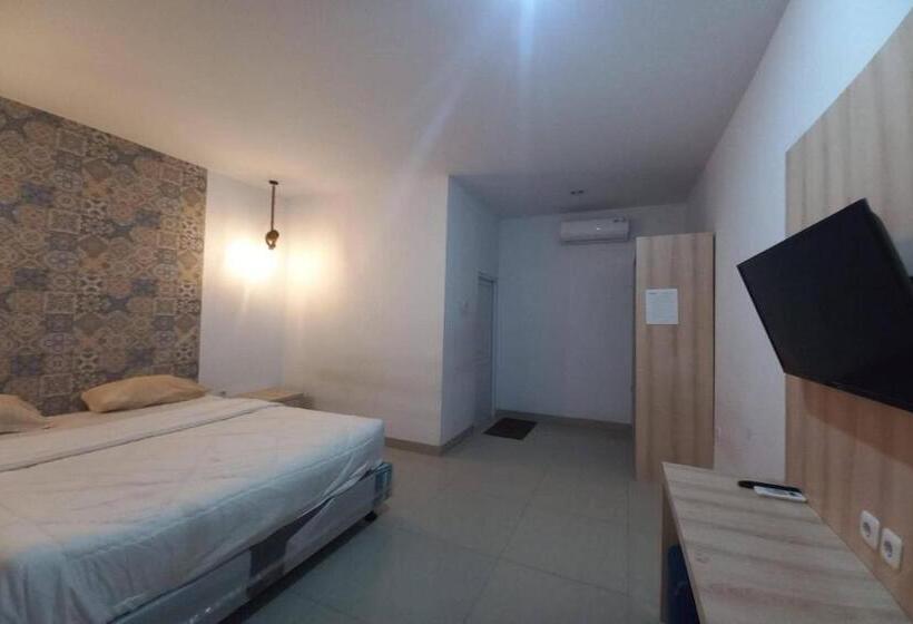 اتاق لوکس با تخت بزرگ, Oyo 90510 Sand S Residence