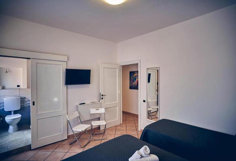 اتاق استاندارد سه نفره, Travelershome 7metri Guesthouse
