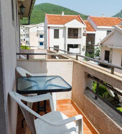 اتاق لوکس, Guest House Buskovic