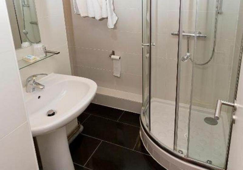 اتاق استاندارد سه نفره, Hipotel Paris Perelachaise Republique