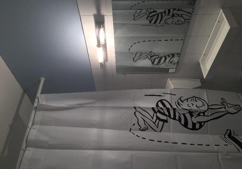 スタンダード４人部屋, Hôtel Des Ambassadeurs