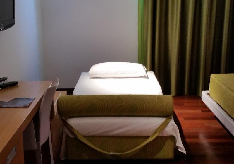 اتاق استاندارد سه نفره, Arthotel & Park Lecce