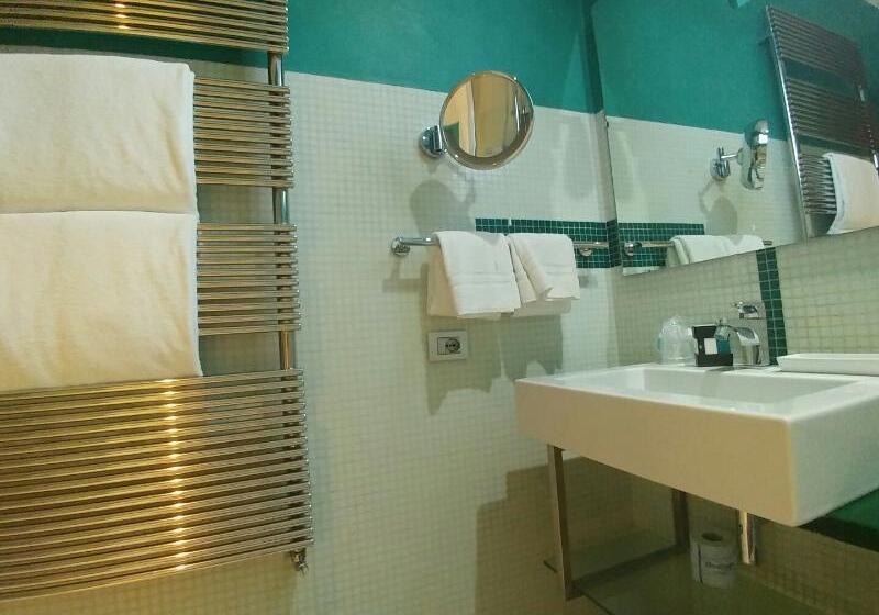 اتاق استاندارد سه نفره, Arthotel & Park Lecce