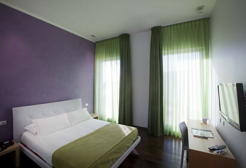 سوییت جونیور, Arthotel & Park Lecce