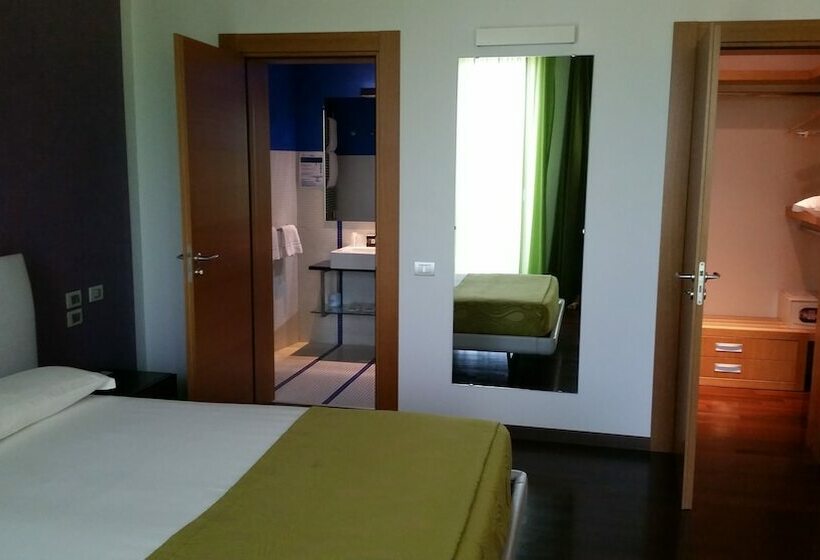 اتاق استاندارد سه نفره, Arthotel & Park Lecce