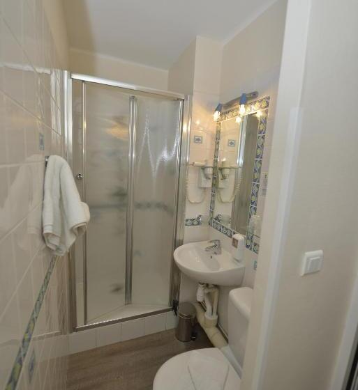 اتاق استاندارد یک نفره, Brit Hotel Des Halles
