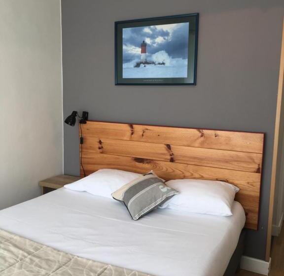 اتاق استاندارد یک نفره, Brit Hotel Des Halles
