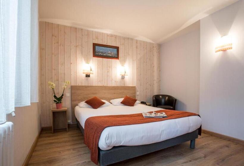 اتاق خانوادگی, Brit Hotel Des Halles