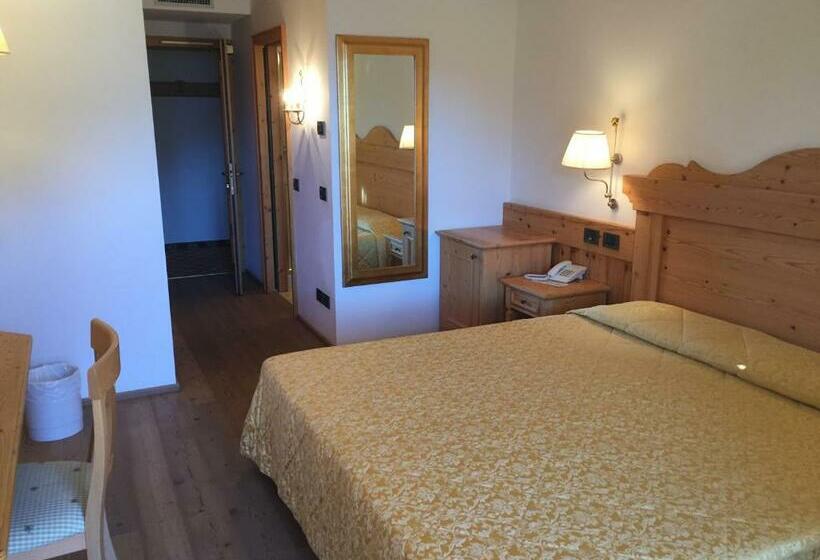 اتاق استاندارد با چشم‌انداز باغ, Campiglio Bellavista