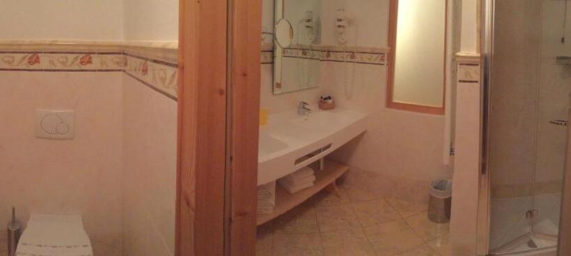 اتاق سوپریور خانوادگی, Campiglio Bellavista