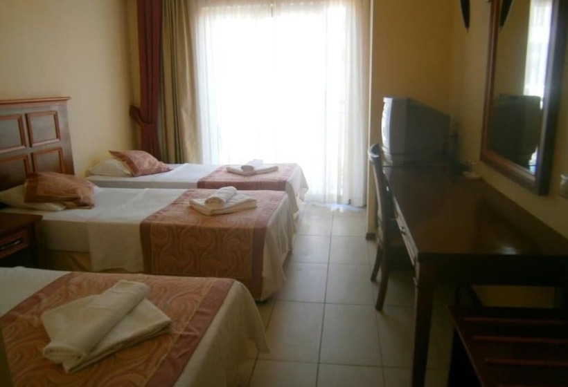 اتاق استاندارد سه نفره, Grand Nar Hotel Adults Only