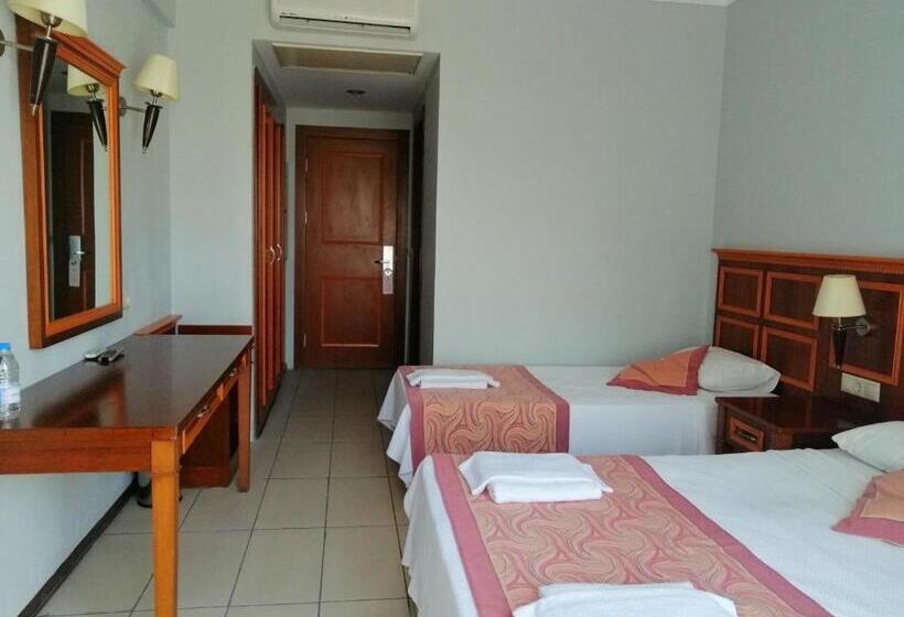 اتاق استاندارد سه نفره, Grand Nar Hotel Adults Only