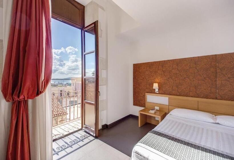 Standard Triple Room, Grande Albergo Alfeo