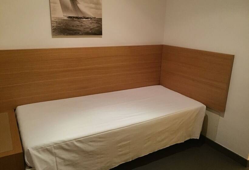 Standard Triple Room, Grande Albergo Alfeo