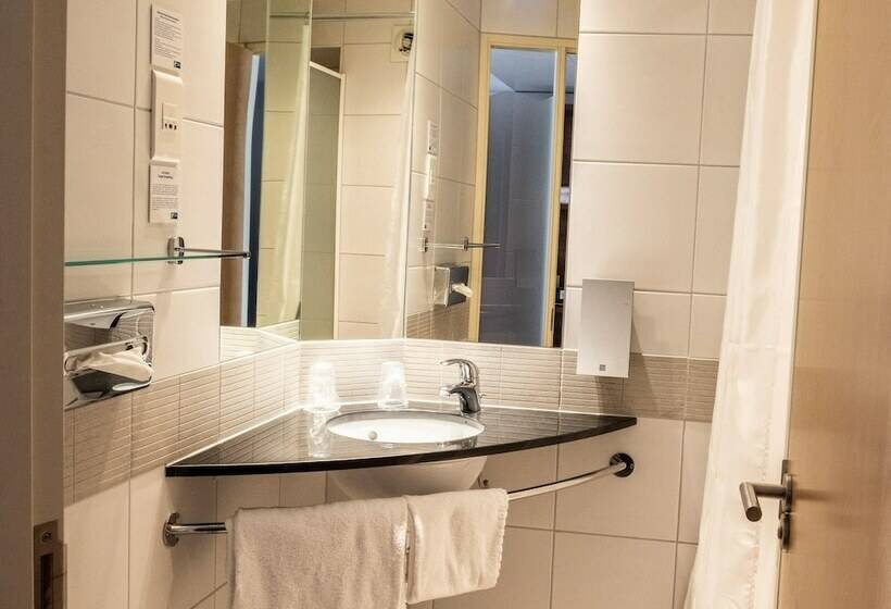 اتاق استاندارد, Holiday Inn Express Marseille Saint Charles, An Ihg